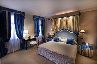San Marco Hotel | Hotel A La Commedia