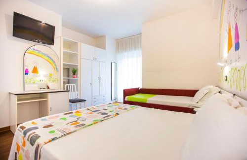 Fogliano Marina Hotel | Hotel Adelphi