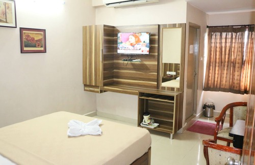Railway New Colony Hotel | Hotel Akshaya