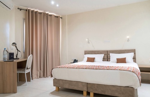 Dakar-Plateau Cama Y Desayuno | Hotel Al Afifa