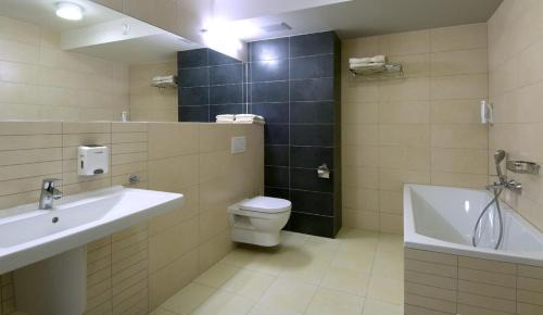 Humenne Hotel | Hotel Alibaba