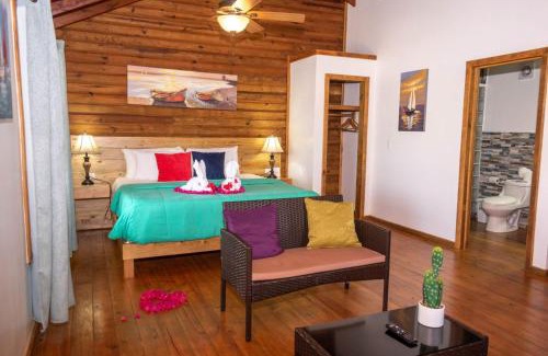 French Harbour Hotel | Hotel and Dive Center Roatan Yacht Club