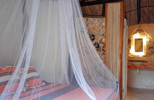 Izamal Hotel | Hotel y Museo Aldea Maya Toktli Orígenes - Casa Maya Melipona -Alberca+Starlink