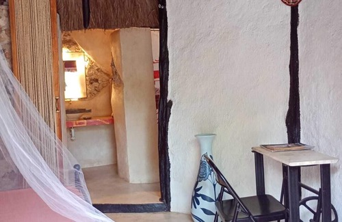 Izamal Hotel | Hotel y Museo Aldea Maya Toktli Orígenes - Casa Maya Melipona -Alberca+Starlink