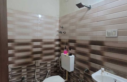 Veraval Hotel | HOTEL ARADHANA