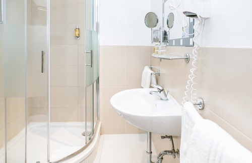 Vorstadt Hotel | Hotel Astor Kiel by Campanile