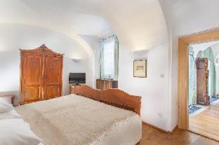 Mala Strana Hotel | Hotel At the Green Grape