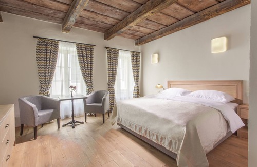 Mala Strana Hotel | Hotel At the White Lily
