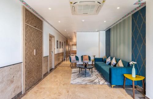Mahmoorganj Hotel | Hotel Atlantiis Suites Near Kashi Vishwanath temple