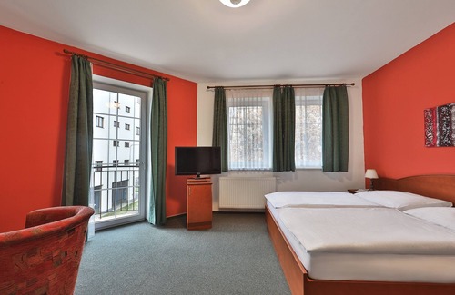 Prague 4 Hotel | Hotel Attic