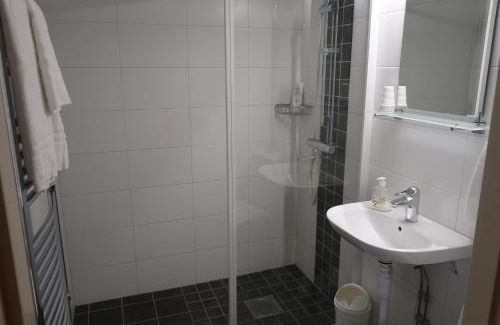 Gavle Cama Y Desayuno | Hotel Aveny Bed & Breakfast