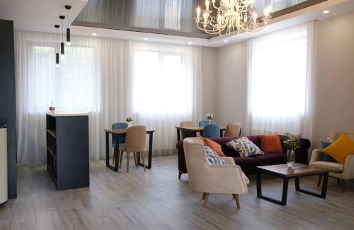 Stepantsminda Hotel | Hotel Axien Kazbegi