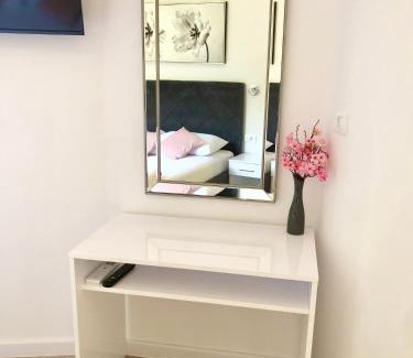 Milna Cama Y Desayuno | Hotel B&B CHAMBERLAIN
