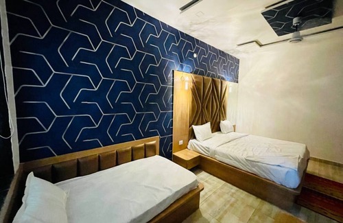 Mathura Hotel | Hotel B P Emerald