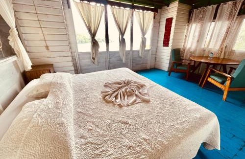 Fronteras Hotel | HOTEL BACKPACKERS RIO DULCE
