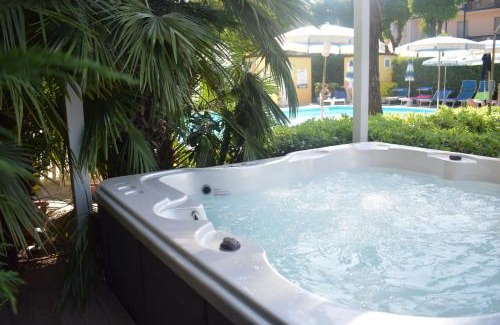 San Giuliano a Mare Hotel | Hotel Bahama