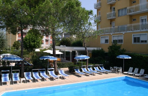 San Giuliano a Mare Hotel | Hotel Bahama