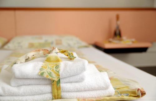 Pedrinate Casa | Hotel Bahnhof Haus