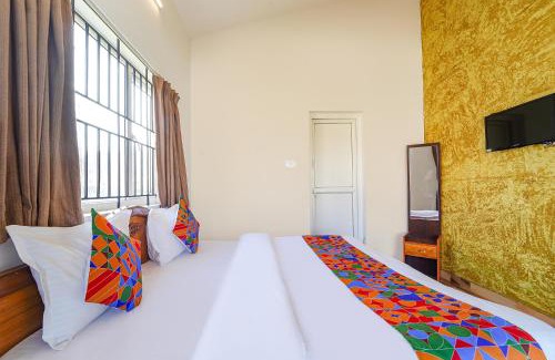 Kandal Hotel | Hotel Bala Garden - Nr Ooty Toy Train Tourist Park