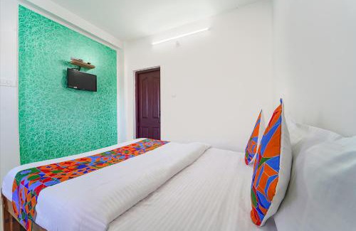 Kandal Hotel | Hotel Bala Garden - Nr Ooty Toy Train Tourist Park