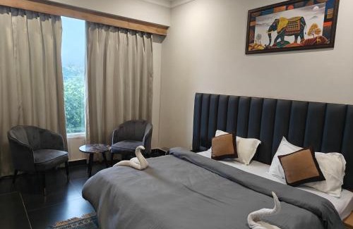Mathura Hotel | Hotel Basant Sarovar