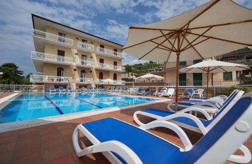 Torri del Benaco Hotel | Hotel Benacus Torri del Benaco