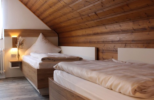 Obernhausen Casa | Hotel Berghof Wasserkuppe und Gästehaus Fuldaquelle