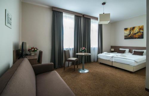 Wałcz Hotel | Hotel Biały Domek