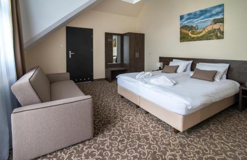 Wałcz Hotel | Hotel Biały Domek