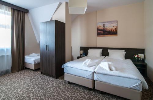 Wałcz Hotel | Hotel Biały Domek