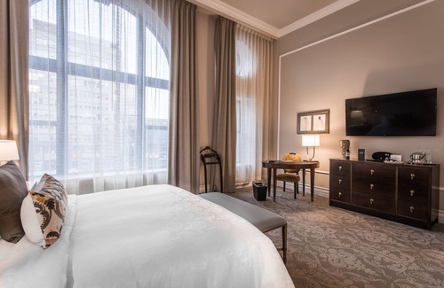 Downtown Montreal Hotel | Hotel Birks Montreal
