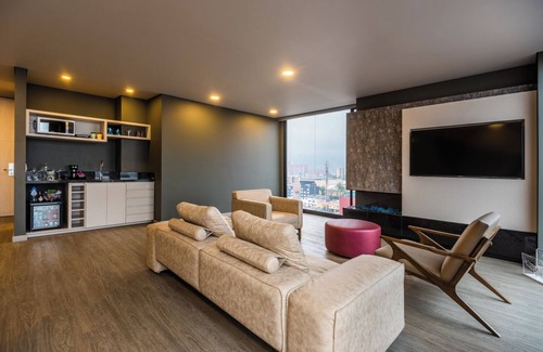 Quinta Paredes Hotel | Hotel Black Tower Premium