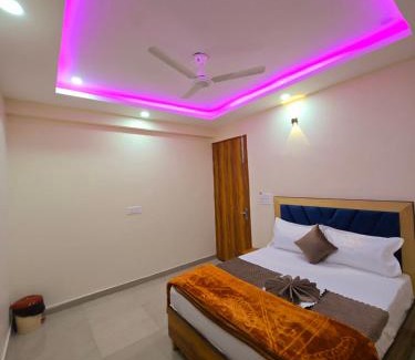 Gurugram Hotel | HOTEL BLU PLAZa