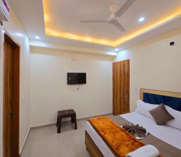 Gurugram Hotel | HOTEL BLU PLAZa