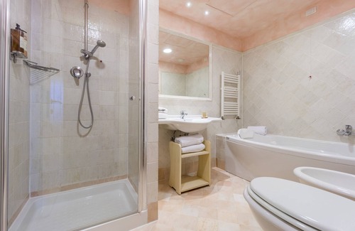 Tavarnelle Val di Pesa Hotel | Hotel Borgo di Cortefreda Relais