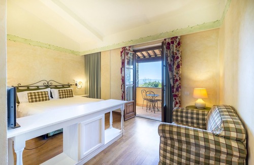 Tavarnelle Val di Pesa Hotel | Hotel Borgo di Cortefreda Relais