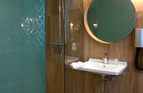 Levallois-Perret Hotel | Hôtel Boris V. by Happyculture