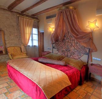 Las Ventas de Santa Lucia Hotel | Hotel Boutique Bodegas De Arnes - Adults Only