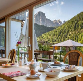 Santa Cristina Val Gardena Hotel | Hotel Brunello
