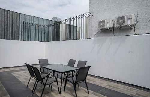 Leon Casa | Hotel Bugambilias
