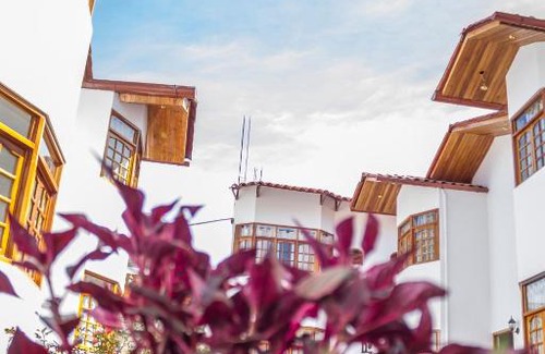 Independencia Hotel | Hotel & Bungalows Villa Valencia