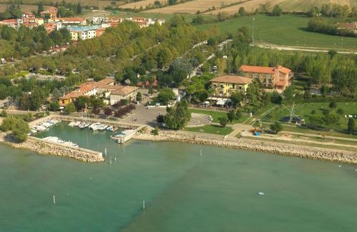 San Benedetto di Lugana Hotel | Hotel Campanello