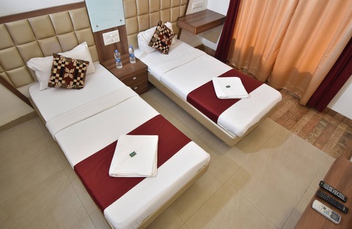 Kamothe Hotel | Hotel Candor Amigo