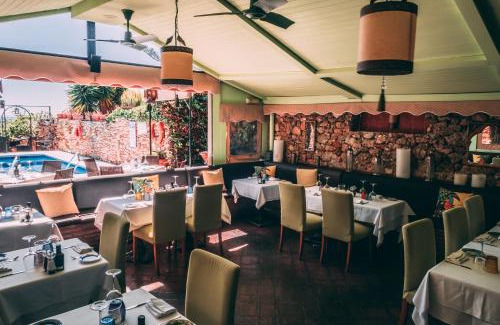 Nerja City Centre Hotel | Hotel Carabeo