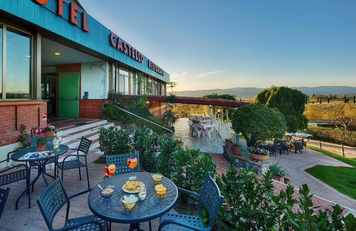 Sovicille Hotel | Hotel Castello