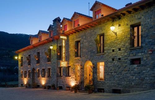Siresa Hotel | Hotel Castillo d'Acher