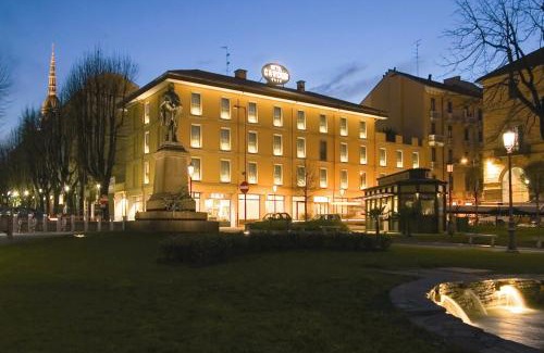 Novara Hotel | Hotel Cavour by LVG Hotel Collection