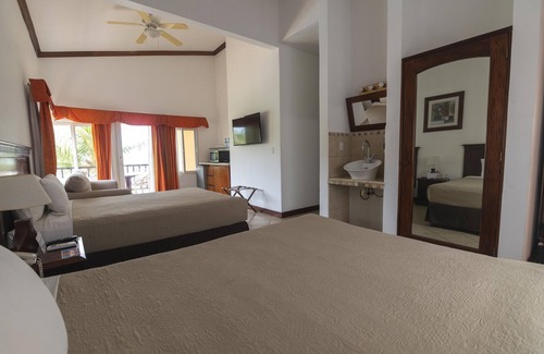 Monterrico Hotel | Hotel Cayman Suites