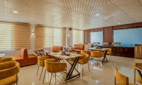 Kishangarh Hotel | Hotel Chandigarh Grand and Banquet