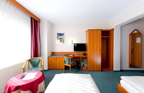 Gare Hotel | Hotel Christophe Colomb